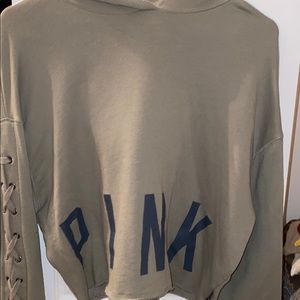 ✨PINK brand cropped sweatshirt✨